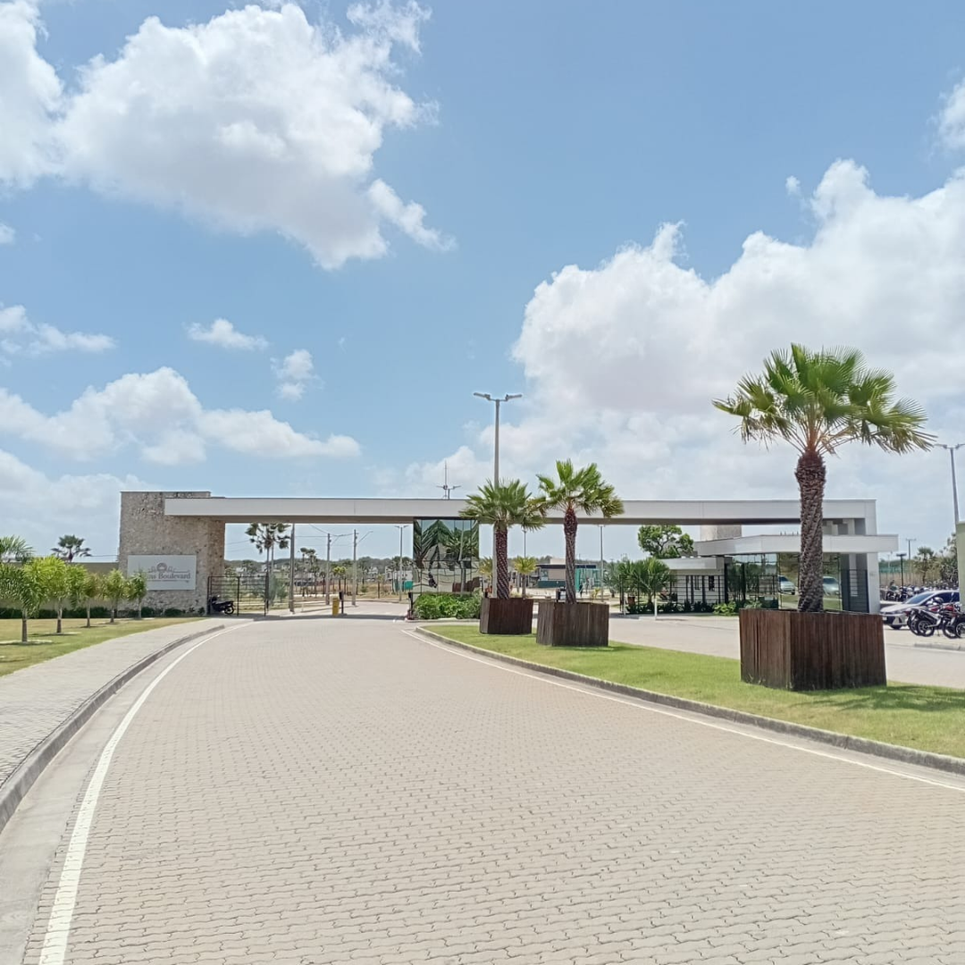 Portaria do condomínio Parque Boulevard, um condomínio de lotes fechado com lazer completo e segurança 24 horas.